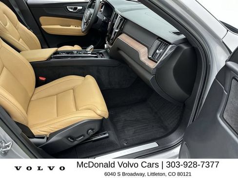 Certified 2023 Volvo XC60 B5 Ultimate w/ Climate Package AWD/4WD image 25