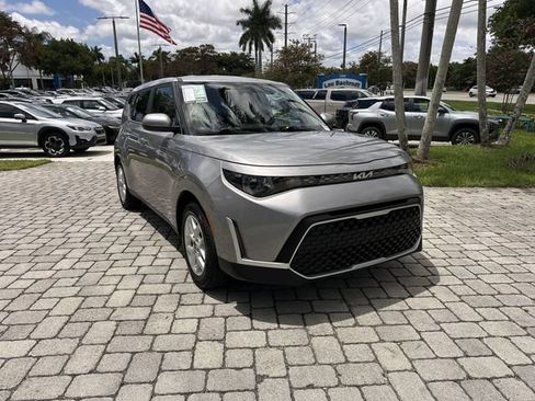 Used 2024 Kia Soul LX w/ Option Group 015 FWD image 17