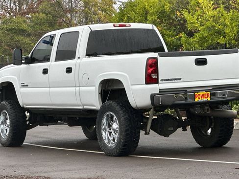 Used 2006 Chevrolet Silverado 2500 LT w/ Heavy-Duty Power Package image 6