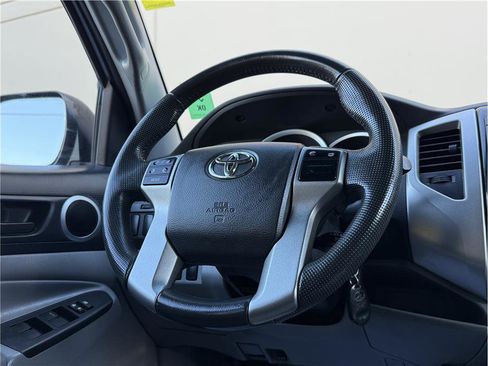 Used 2013 Toyota Tacoma 2WD Double Cab image 8