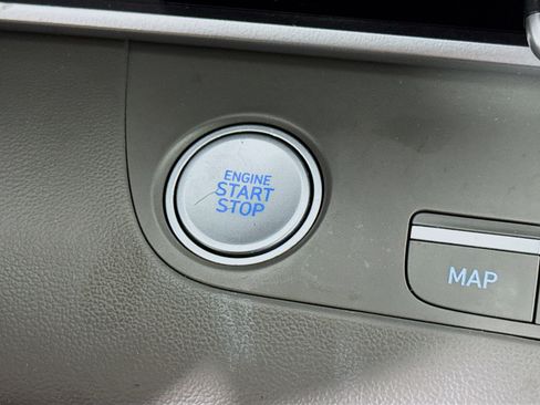 Used 2023 Hyundai Elantra SEL w/ Convenience Package FWD image 20