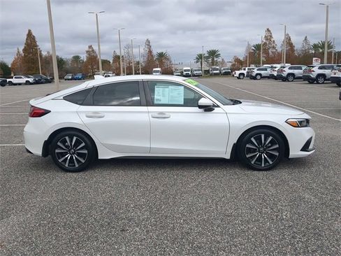 Used 2024 Honda Civic EX-L image 3