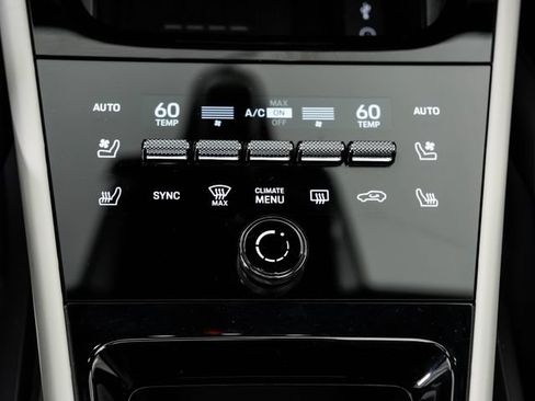 Certified 2026 Porsche Cayenne AWD/4WD image 24