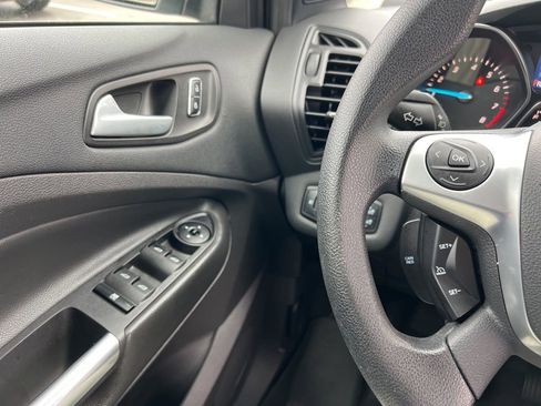 Used 2015 Ford Escape SE image 18