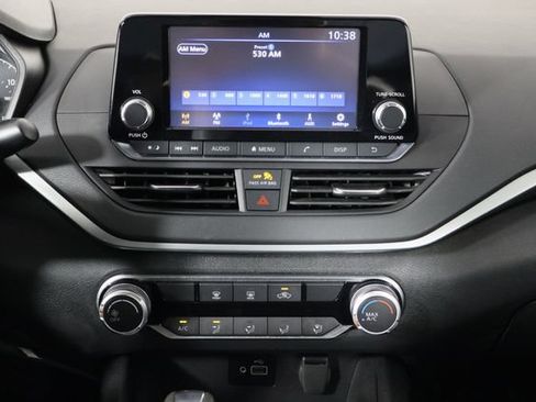 Used 2024 Nissan Altima 2.5 S FWD image 24