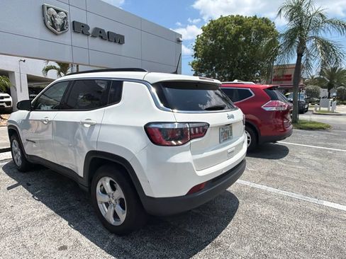 Used 2020 Jeep Compass Latitude w/ Popular Equipment Group FWD image 8