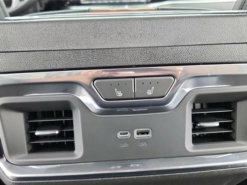 Used 2024 Chevrolet Silverado 2500 High Country w/ High Country Premium Package image 38