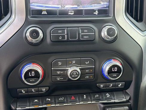 Used 2022 GMC Sierra 1500 SLT AWD/4WD image 25