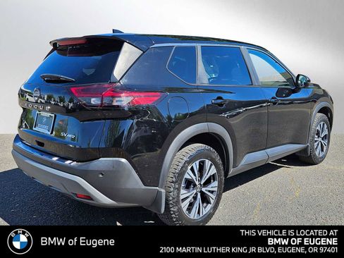Used 2022 Nissan Rogue SV AWD/4WD image 3