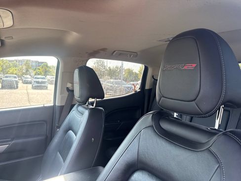 Used 2019 Chevrolet Colorado ZR2 w/ ZR2 Midnight Special Edition AWD/4WD image 12