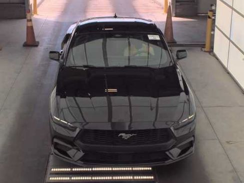 Used 2026 Ford Mustang Premium RWD image 4