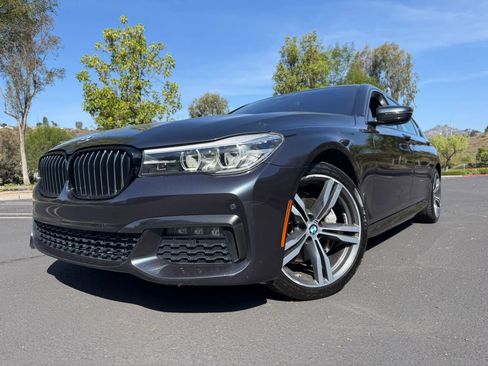 Used 2019 BMW 740i w/ M Sport Package RWD image 1