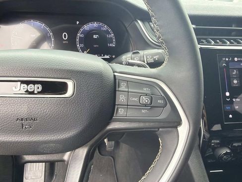 Used 2024 Jeep Grand Cherokee L Laredo AWD/4WD image 28