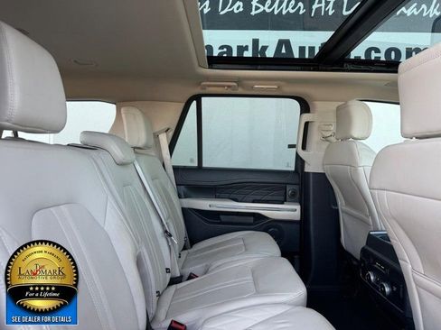 Used 2022 Ford Expedition Platinum image 16