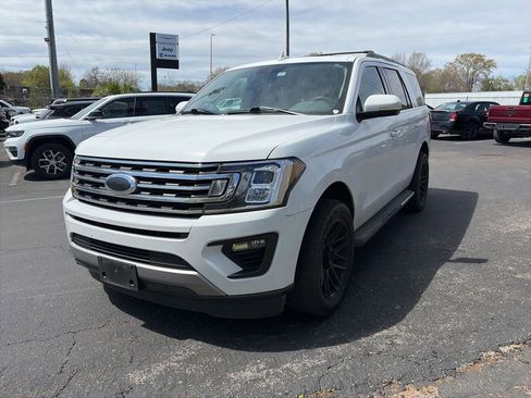 Used 2020 Ford Expedition XLT w/ Equipment Group 202A image 3