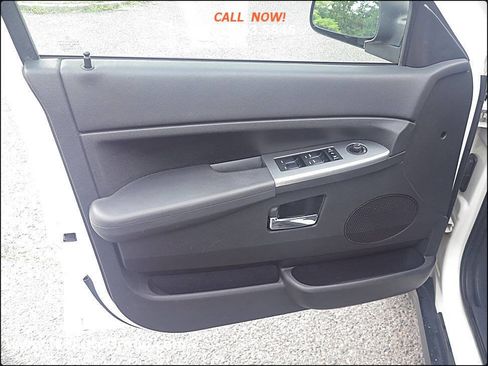 Used 2010 Jeep Grand Cherokee Laredo image 16