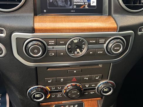 Used 2016 Land Rover LR4 HSE image 11