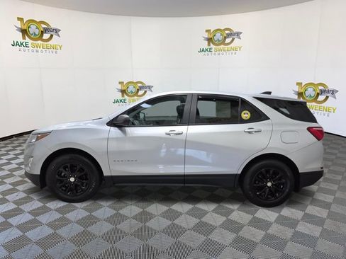 Used 2020 Chevrolet Equinox LS w/ LS Convenience Package FWD image 6