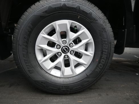 New 2026 Nissan Frontier S image 9