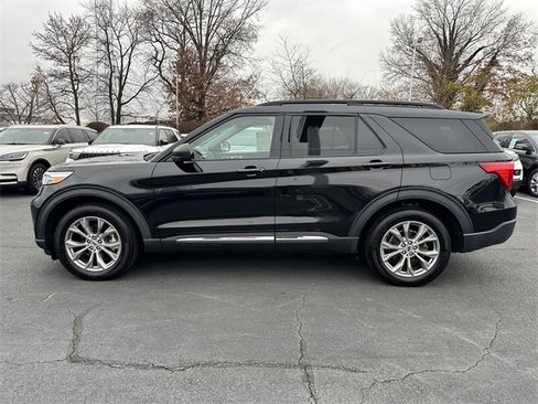 Certified 2022 Ford Explorer XLT w/ Equipment Group 202A image 8