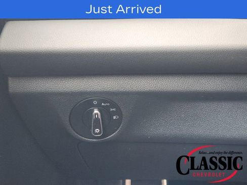 Used 2025 Volkswagen Jetta Sport FWD image 27