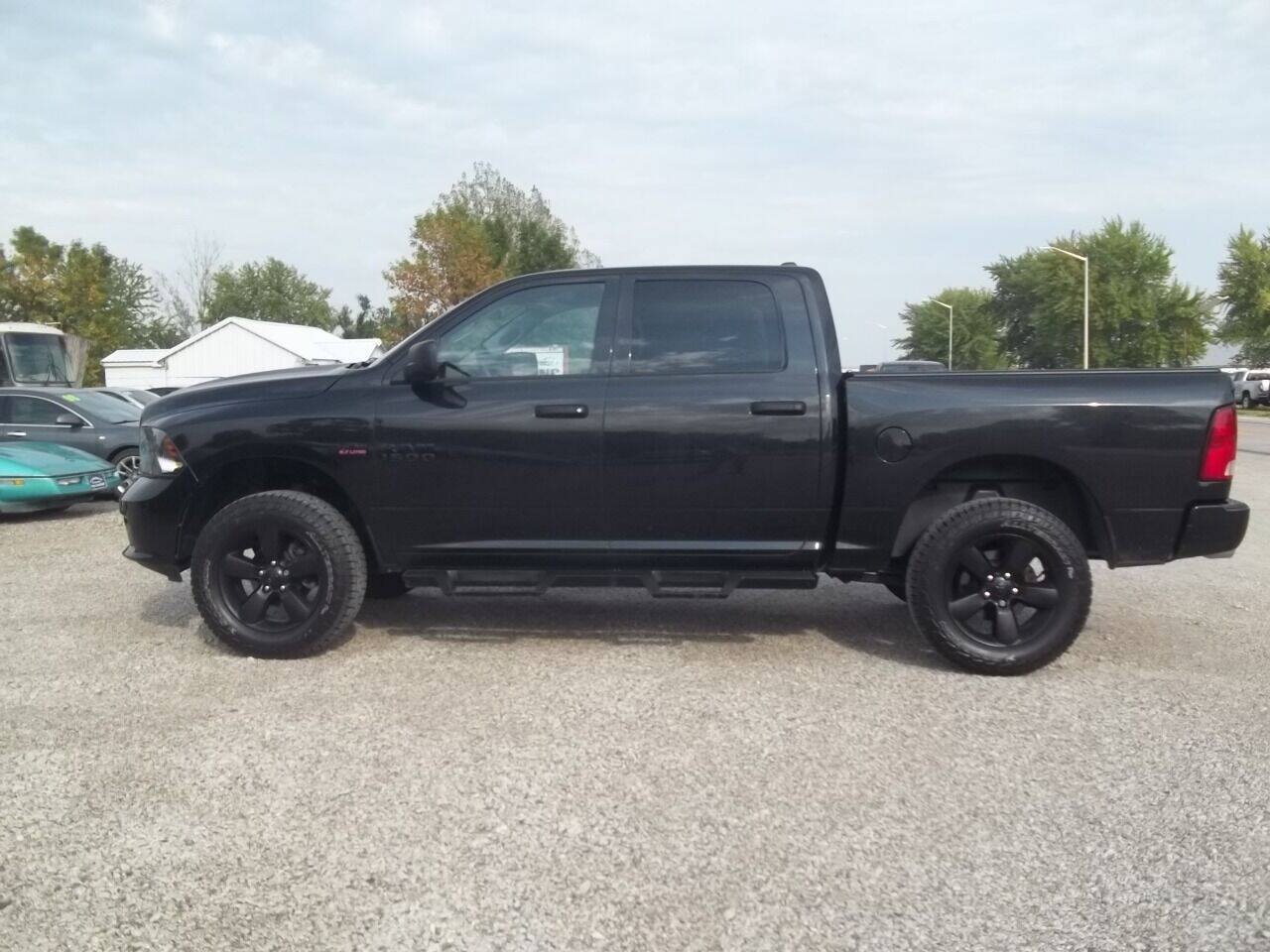 Used 2018 RAM 1500 Express w/ Wheel & Sound Group AWD/4WD image 4