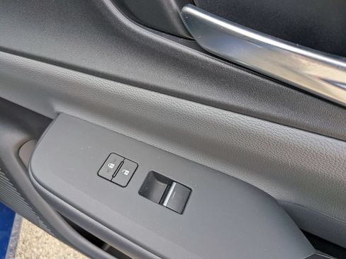 Used 2023 Toyota Prius XLE FWD image 29