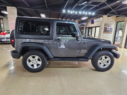 Used 2016 Jeep Wrangler Sport w/ Quick Order Package 24S AWD/4WD image 8