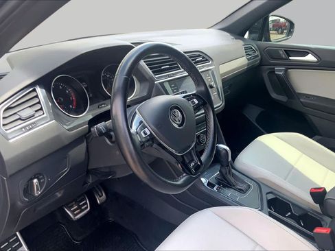 Used 2021 Volkswagen Tiguan SE R-Line FWD image 17