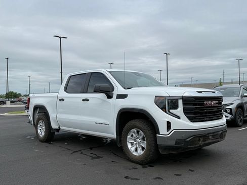 Used 2023 GMC Sierra 1500 Pro w/ Pro Value Package AWD/4WD image 3