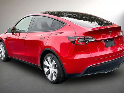 Used 2021 Tesla Model Y Long Range image 4