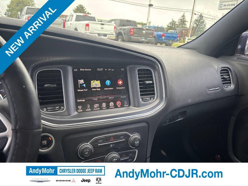 Used 2015 Dodge Charger SXT RWD image 10