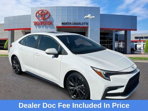 Used 2024 Toyota Corolla SE w/ SE Premium Package FWD image 1