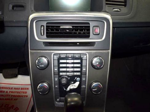 Used 2012 Volvo S60 T5 image 16