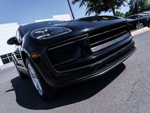 Used 2022 Porsche Macan AWD/4WD image 17