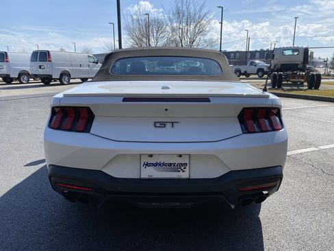 Used 2025 Ford Mustang GT Premium image 8