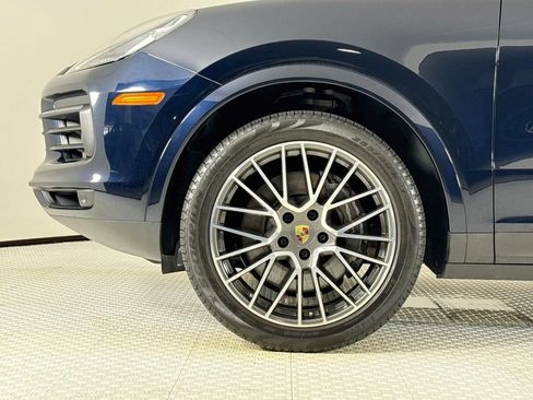 Certified 2023 Porsche Cayenne AWD/4WD image 28