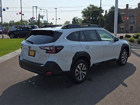 Certified 2025 Subaru Outback Premium image 5