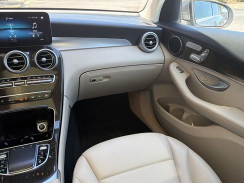 Used 2021 Mercedes-Benz GLC 300 image 25