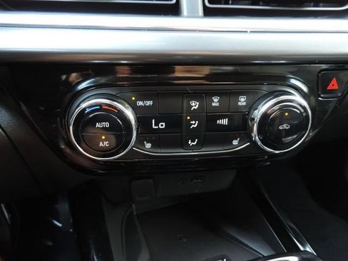 Used 2024 Chevrolet Trax ACTIV w/ Sunroof Package FWD image 22