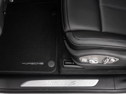 New 2026 Porsche Macan S image 21