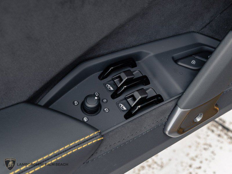 Used 2026 Lamborghini Temerario AWD/4WD image 29