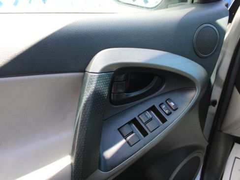 Used 2012 Toyota RAV4 FWD w/ Value Pkg image 19