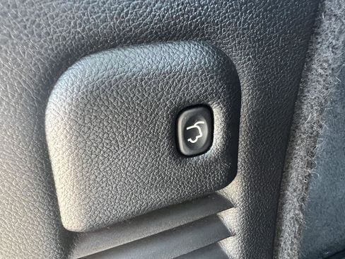 Used 2020 Dodge Durango R/T w/ Technology Group AWD/4WD image 14