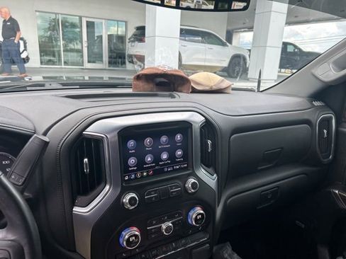 Used 2020 GMC Sierra 1500 Elevation w/ Elevation Value Package RWD image 8