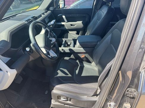 Used 2023 Land Rover Defender 130 X-Dynamic SE image 10