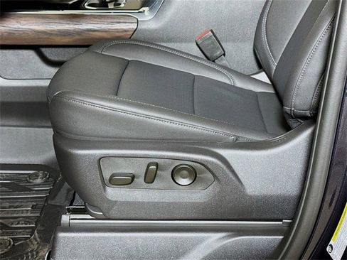 New 2025 GMC Sierra 2500 SLT w/ Texas SLT Premium Package image 17