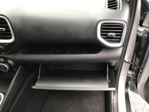 Used 2020 Hyundai Venue SEL w/ Convenience Package image 40