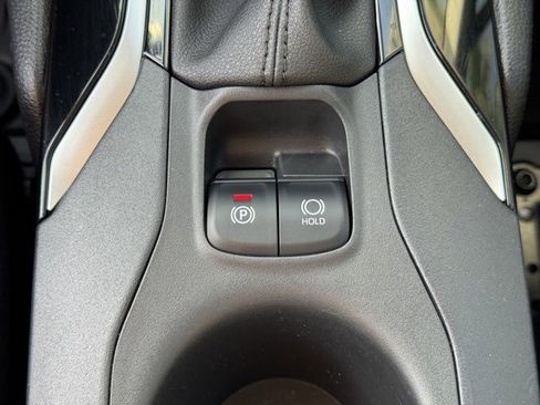 Used 2022 Toyota Corolla Cross LE image 25