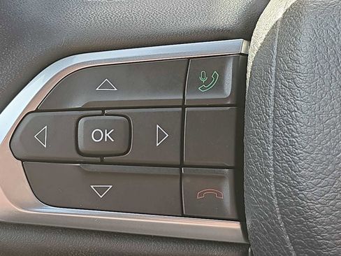 Certified 2025 Jeep Compass Latitude image 27